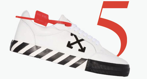 Photo: Niedrig geschnittene, vulkanisierte Sneaker von Off-White