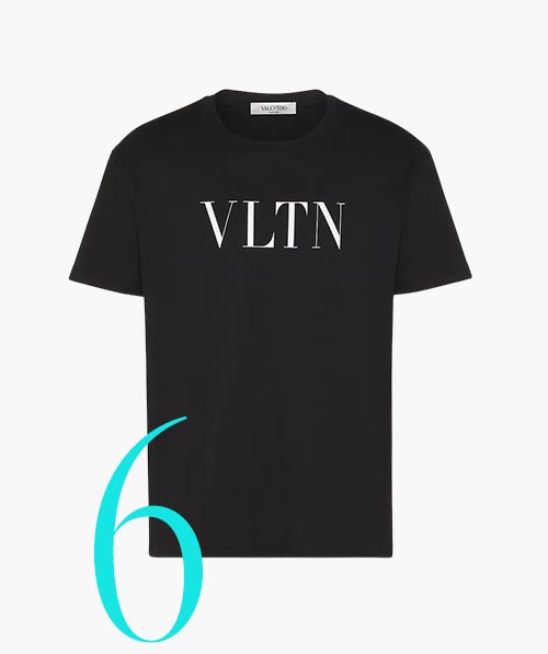 Photo: T-shirt VLTN de Valentino